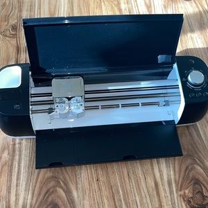 Cricut explore maker